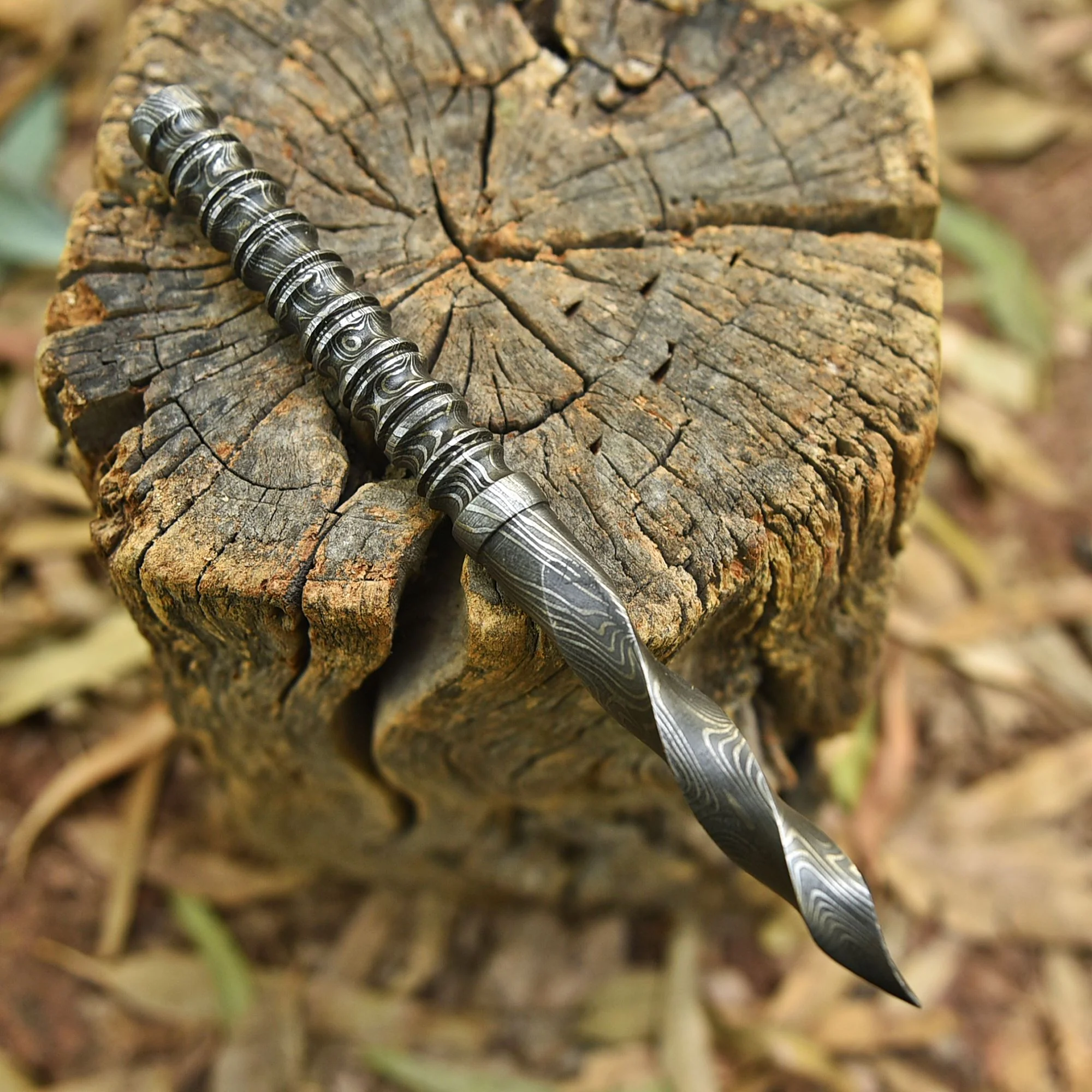 Artisan Forged Damascus Steel Twist Blade Medieval Inspired Dagger Knife