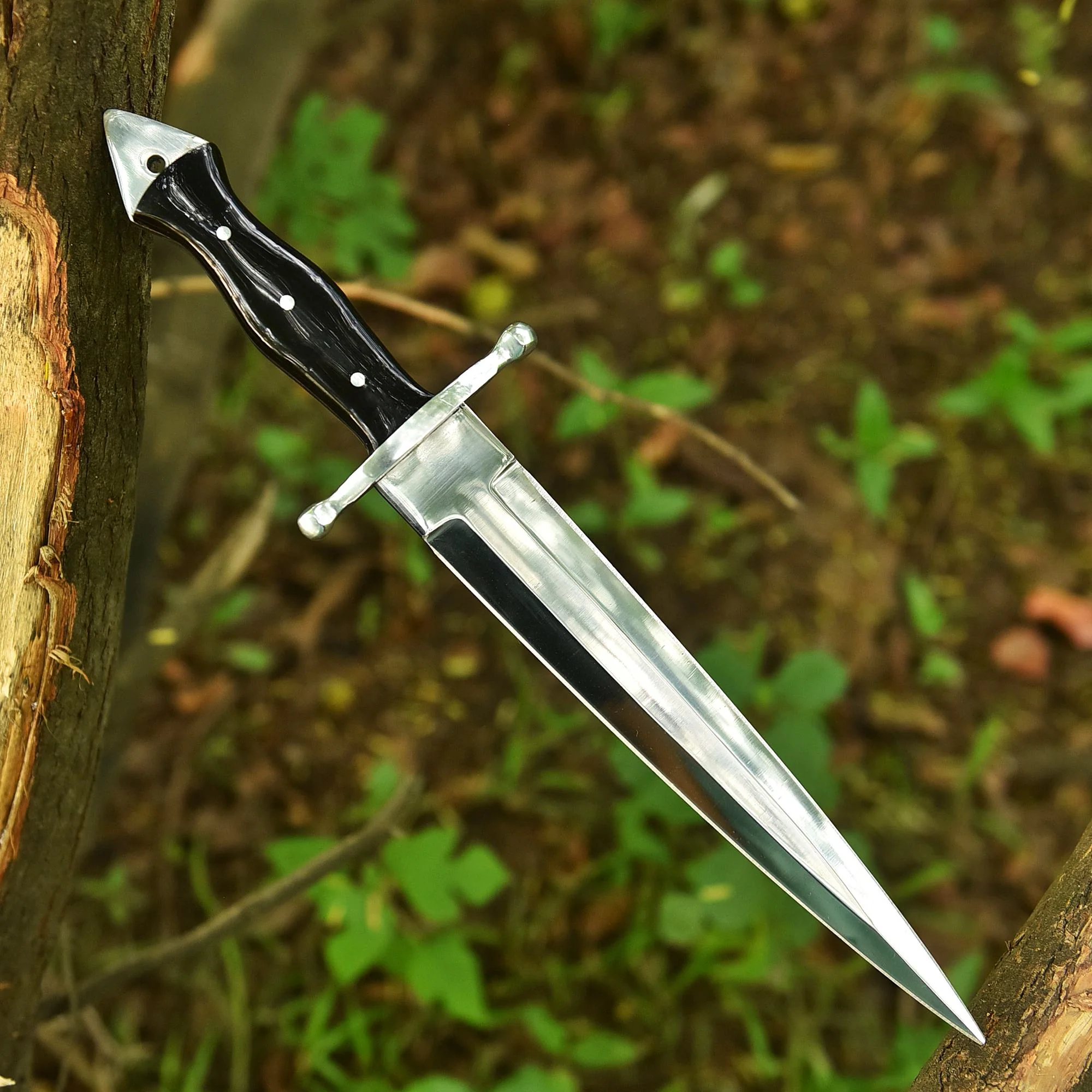 Camping Handcrafted Double Edge High Polish Carbon Steel Blade Dagger Knife - Image 2