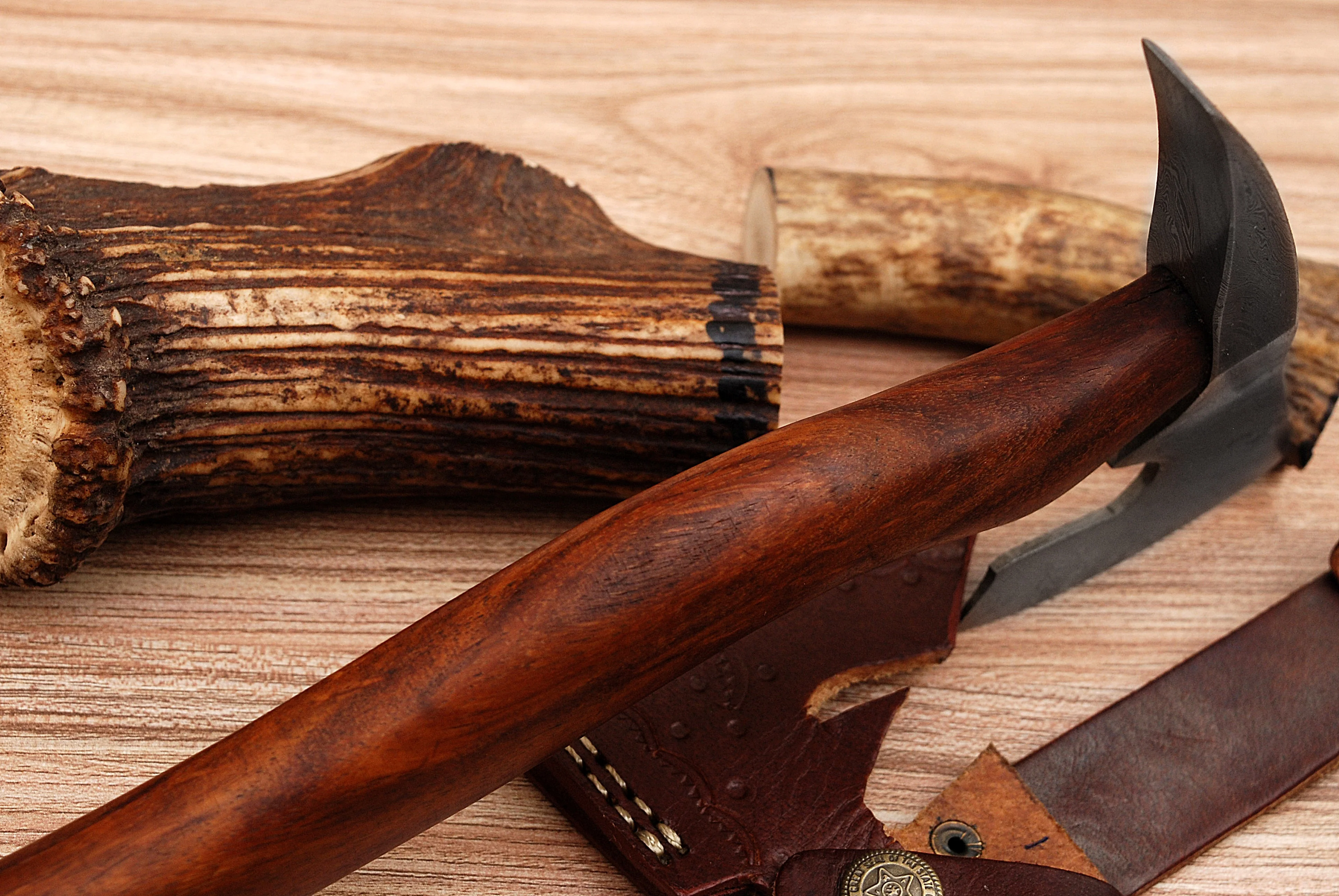 Custom Forged Damascus Steel Hunting Camping Viking Axe With Sheath - Image 5