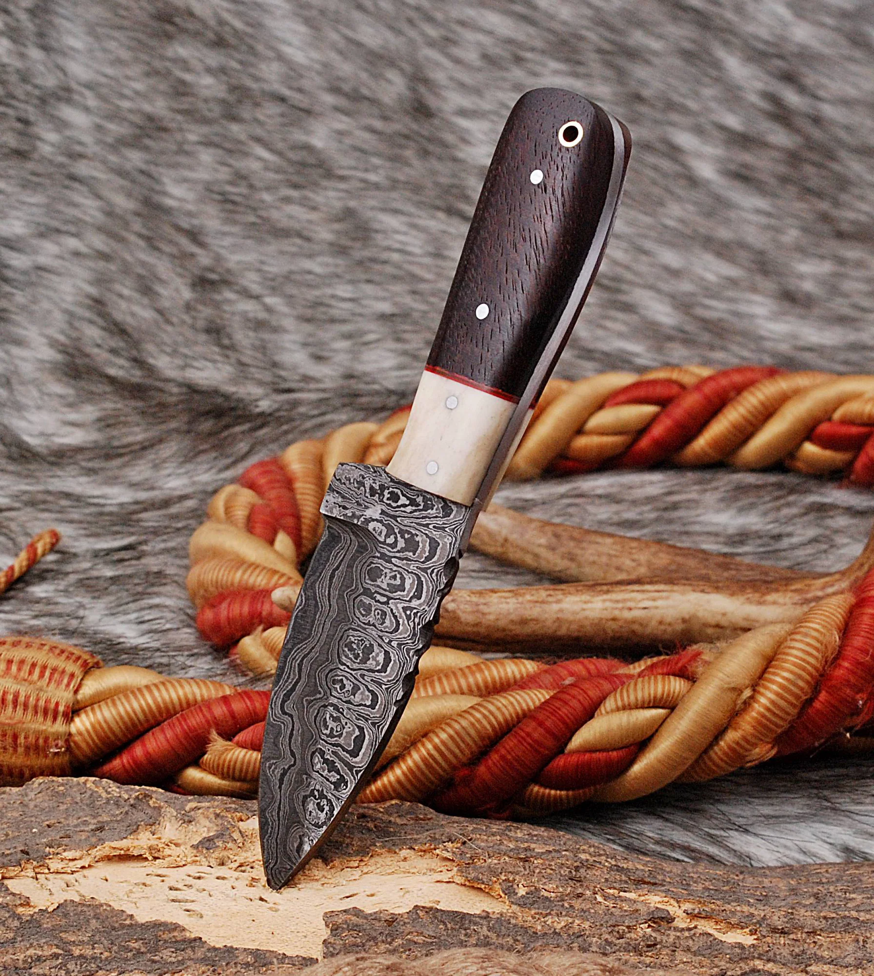 Custom Handmade Damascus Steel Outdoor Hunting Skinning Knife With Sheath - Image 3