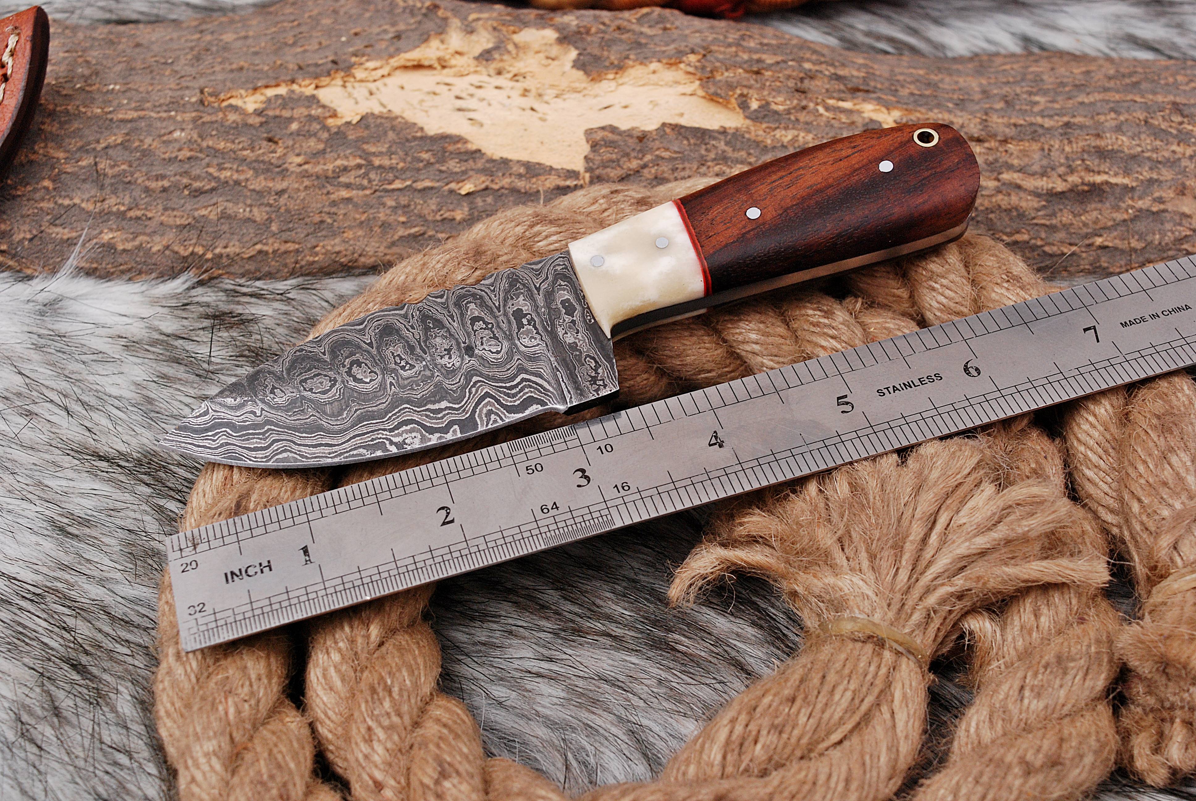 Custom Handmade Damascus Steel Outdoor Hunting Skinning Knife With Sheath - Image 4