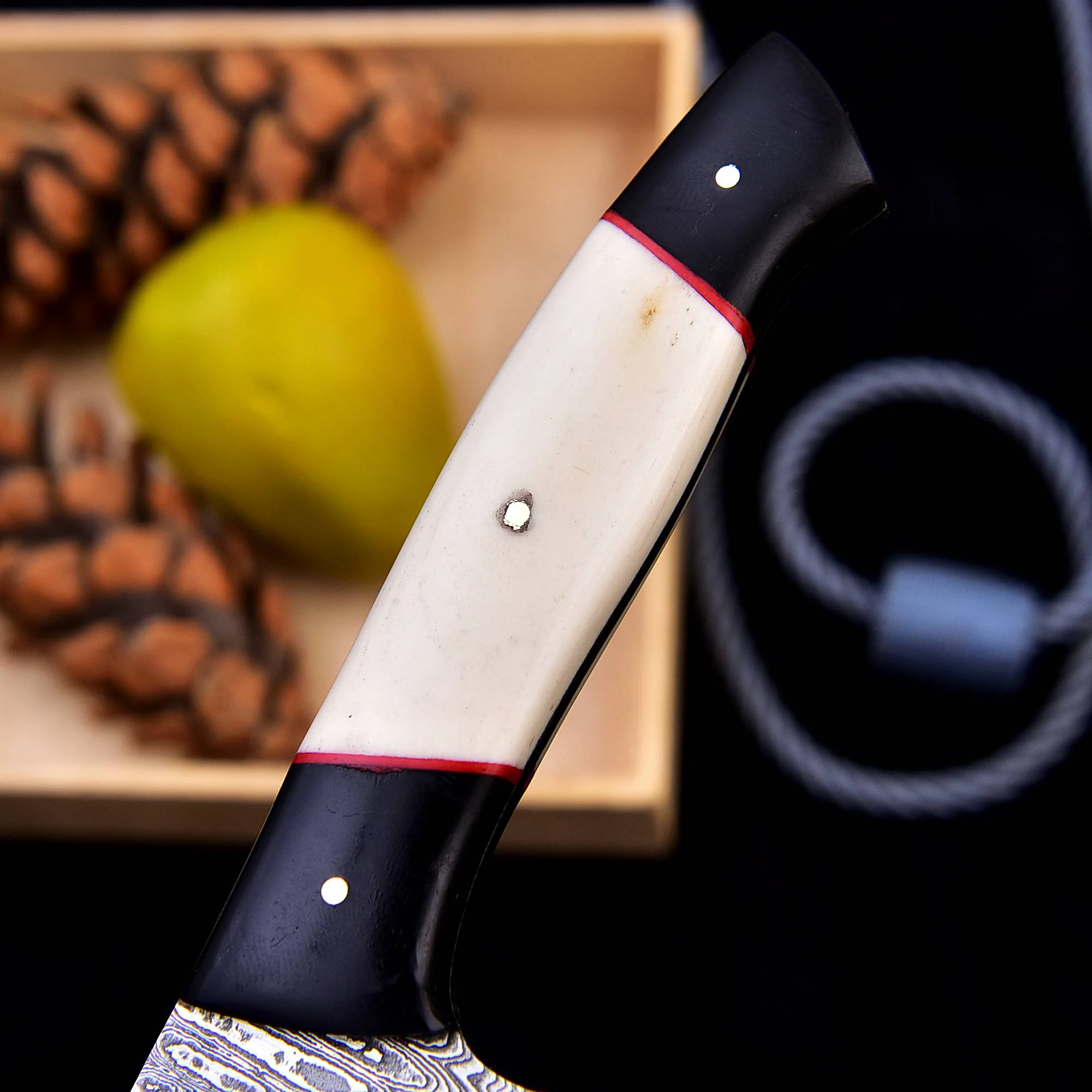Custom Made Damascus Steel Chef Knife Kitchen Knife Bone & Bull Horn Handle - Image 3