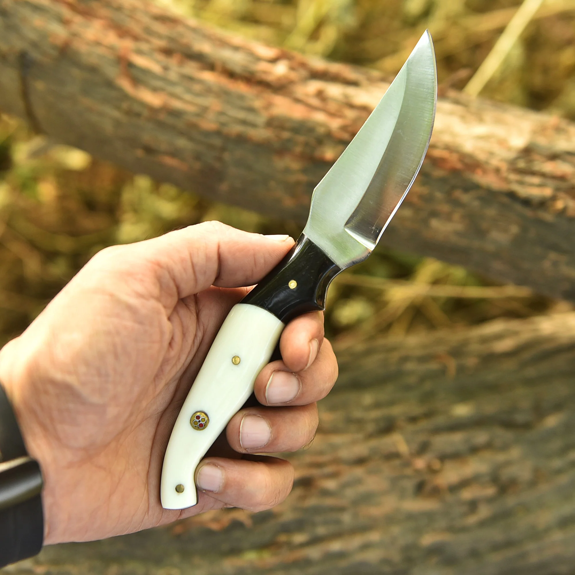 Hand Forged Full Tang Skinner Knife Resin Handle D2 Steel - Image 3