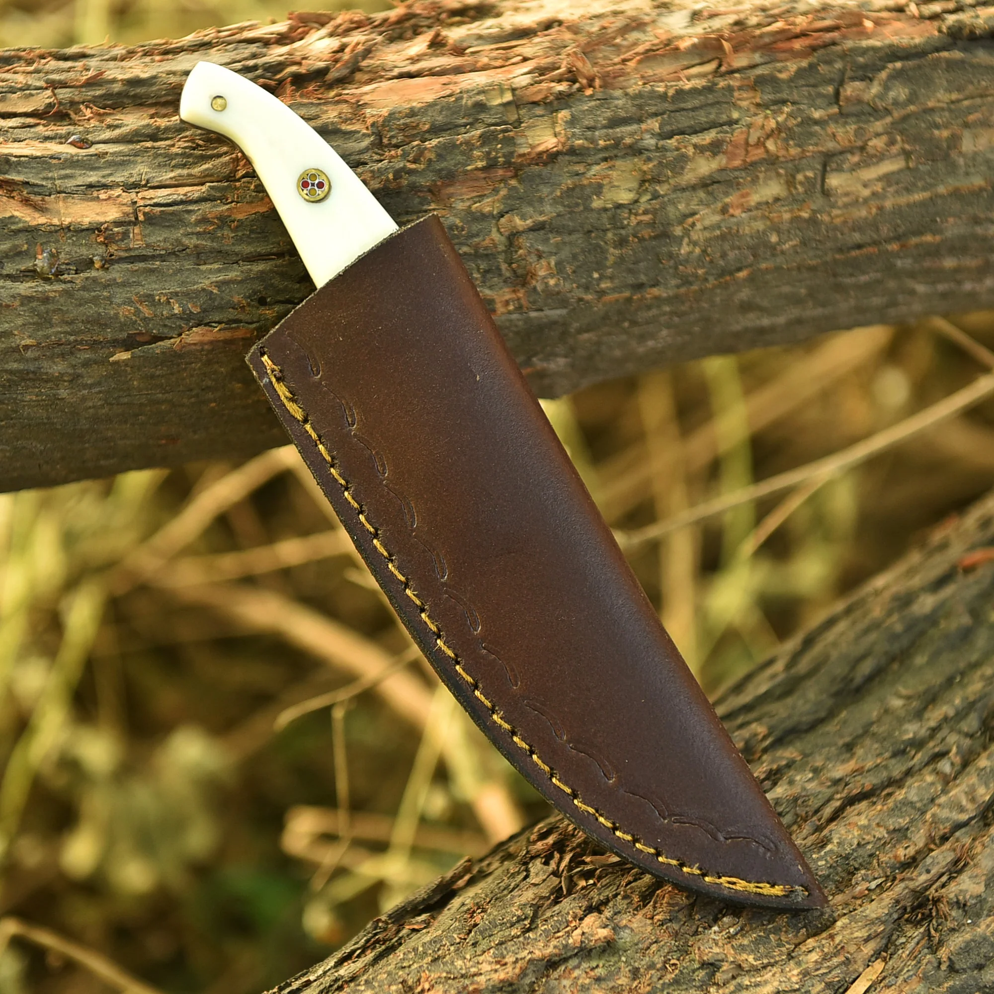Hand Forged Full Tang Skinner Knife Resin Handle D2 Steel - Image 5