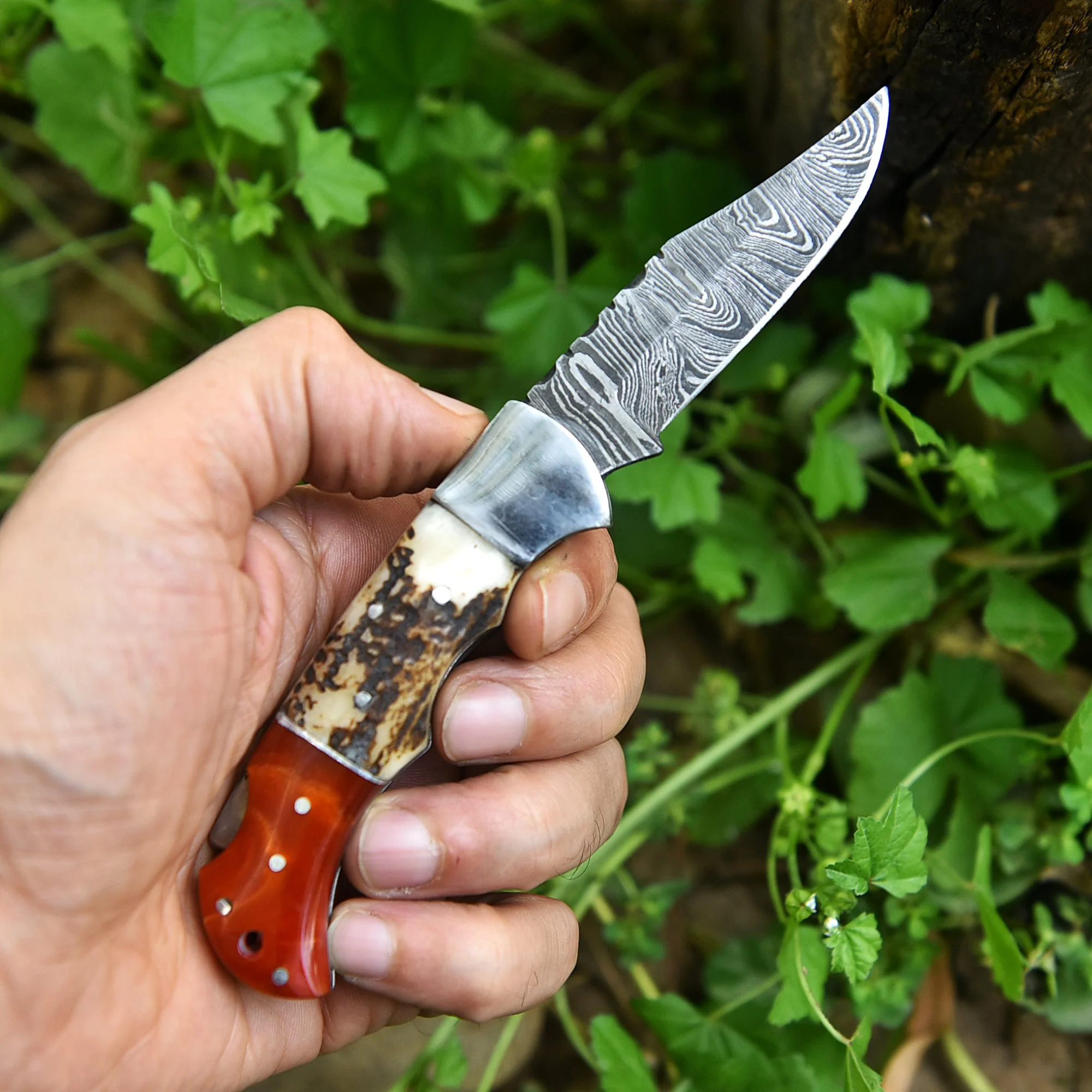 Handcrafted Damascus Steel Blade Folding Hunting Outing EDC Knife - Image 3