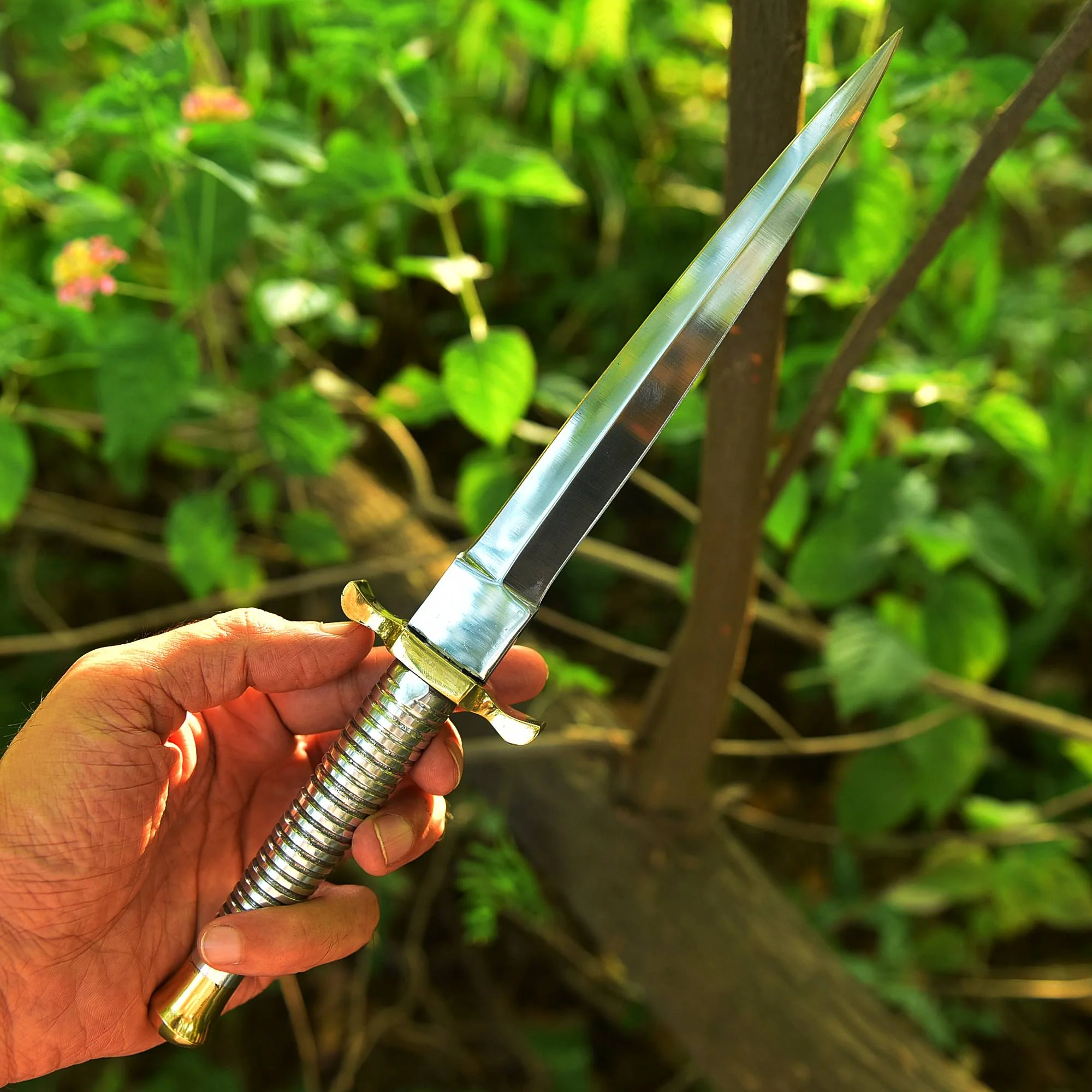 Handmade 1095 Carbon Steel Double Edge Blade Dagger Knife Brass Handle - Image 4