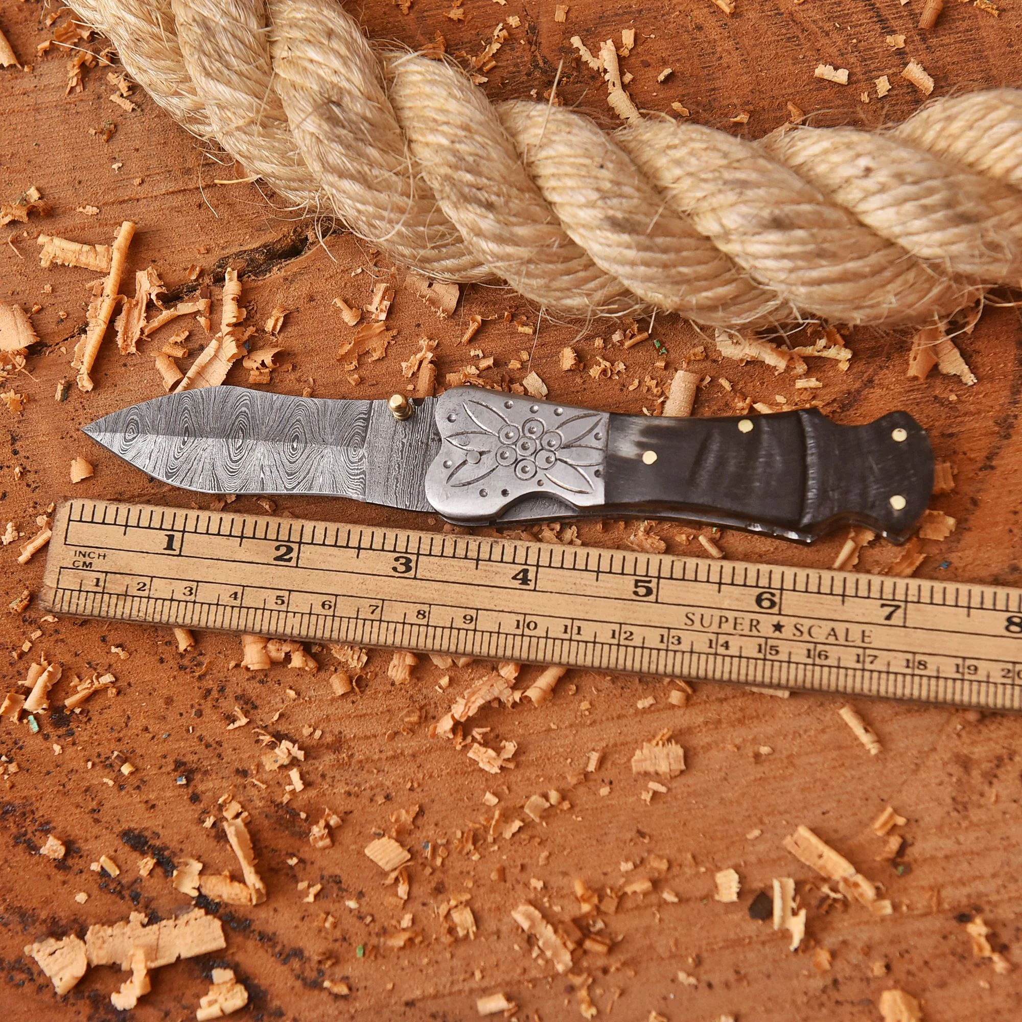 Handmade Damascus Folding Blade Hunting Pocket Knife Ram Horn Handle - Image 4
