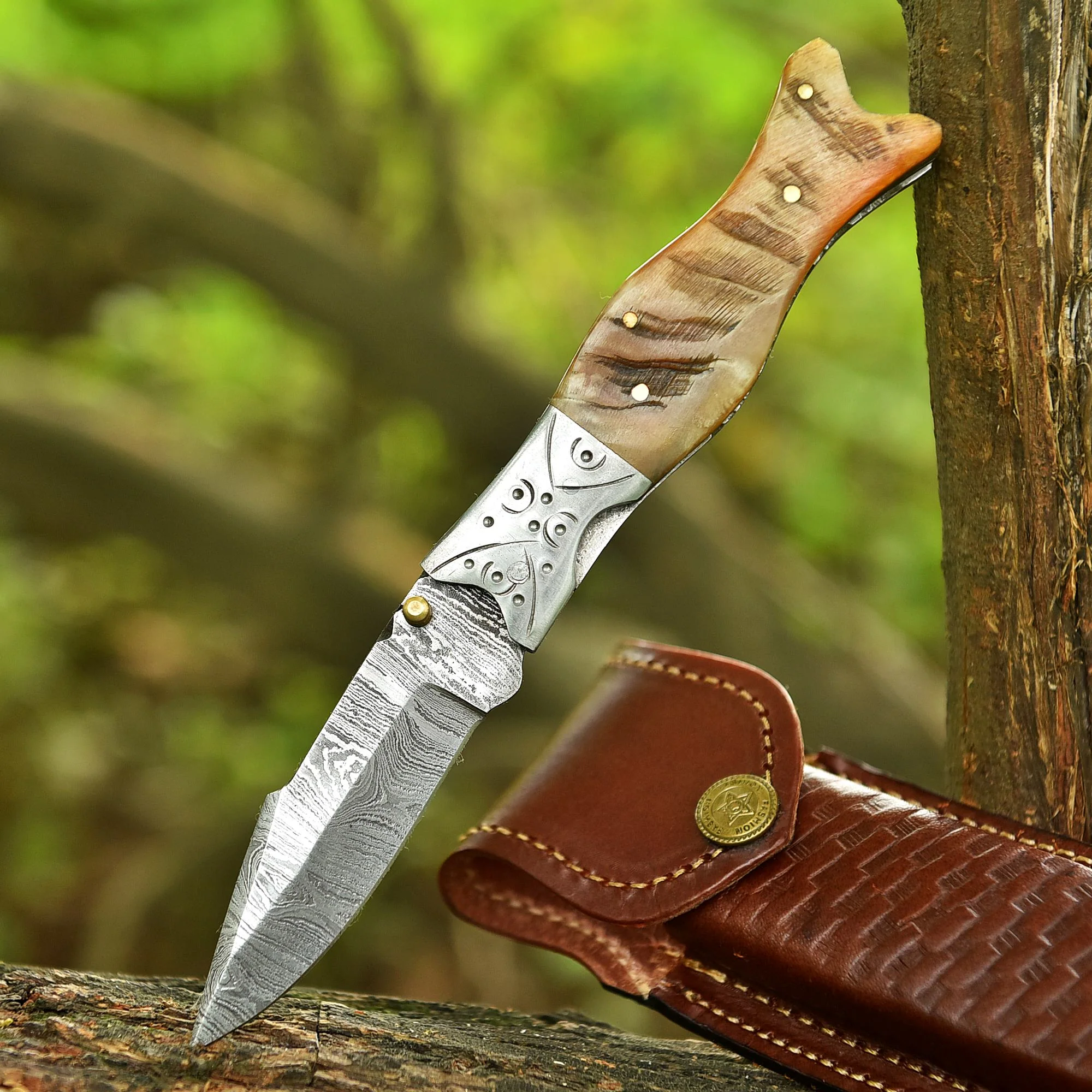Handmade Damascus Pocket Knife Folding Blade Camping Knife Ram Horn Handle