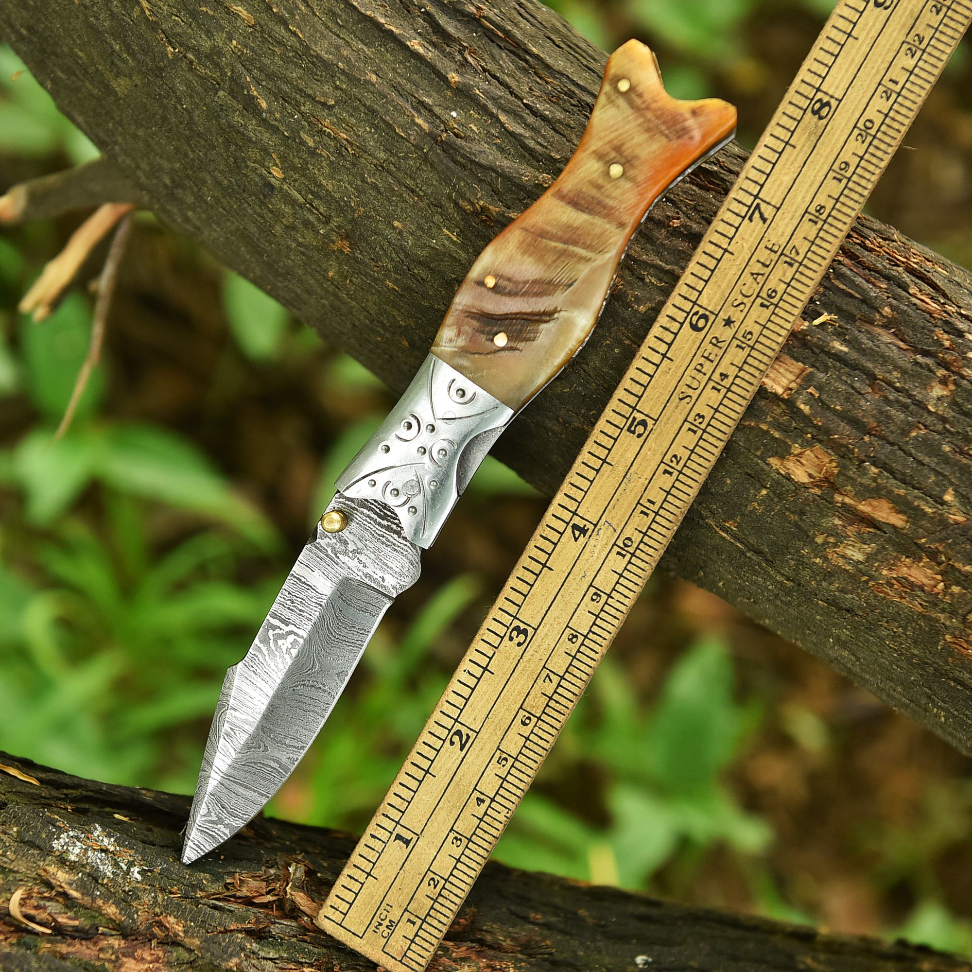 Handmade Damascus Pocket Knife Folding Blade Camping Knife Ram Horn Handle - Image 4