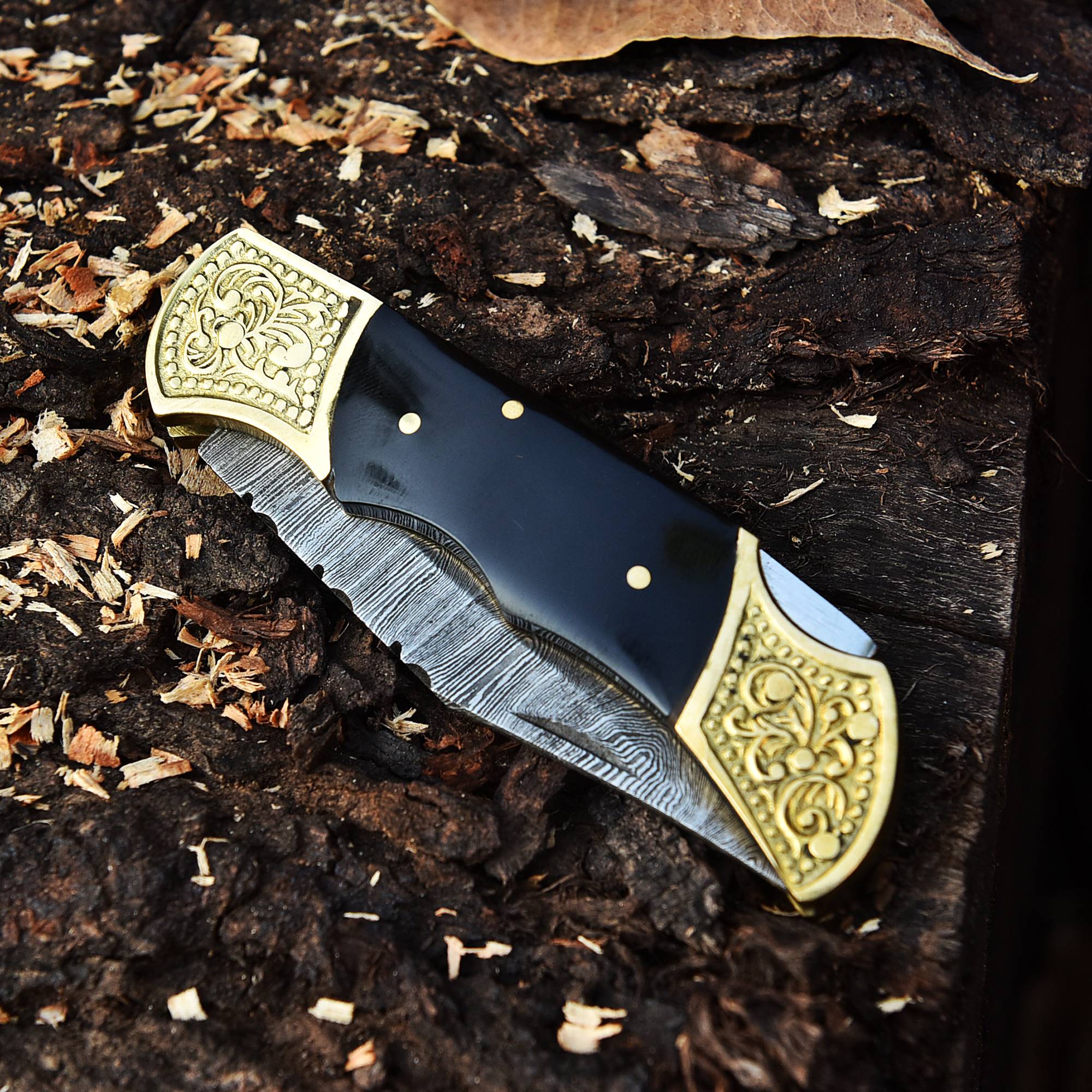 Handmade Damascus Steel Folding Blade Pocket Knife-Bull Horn Handle - Image 5