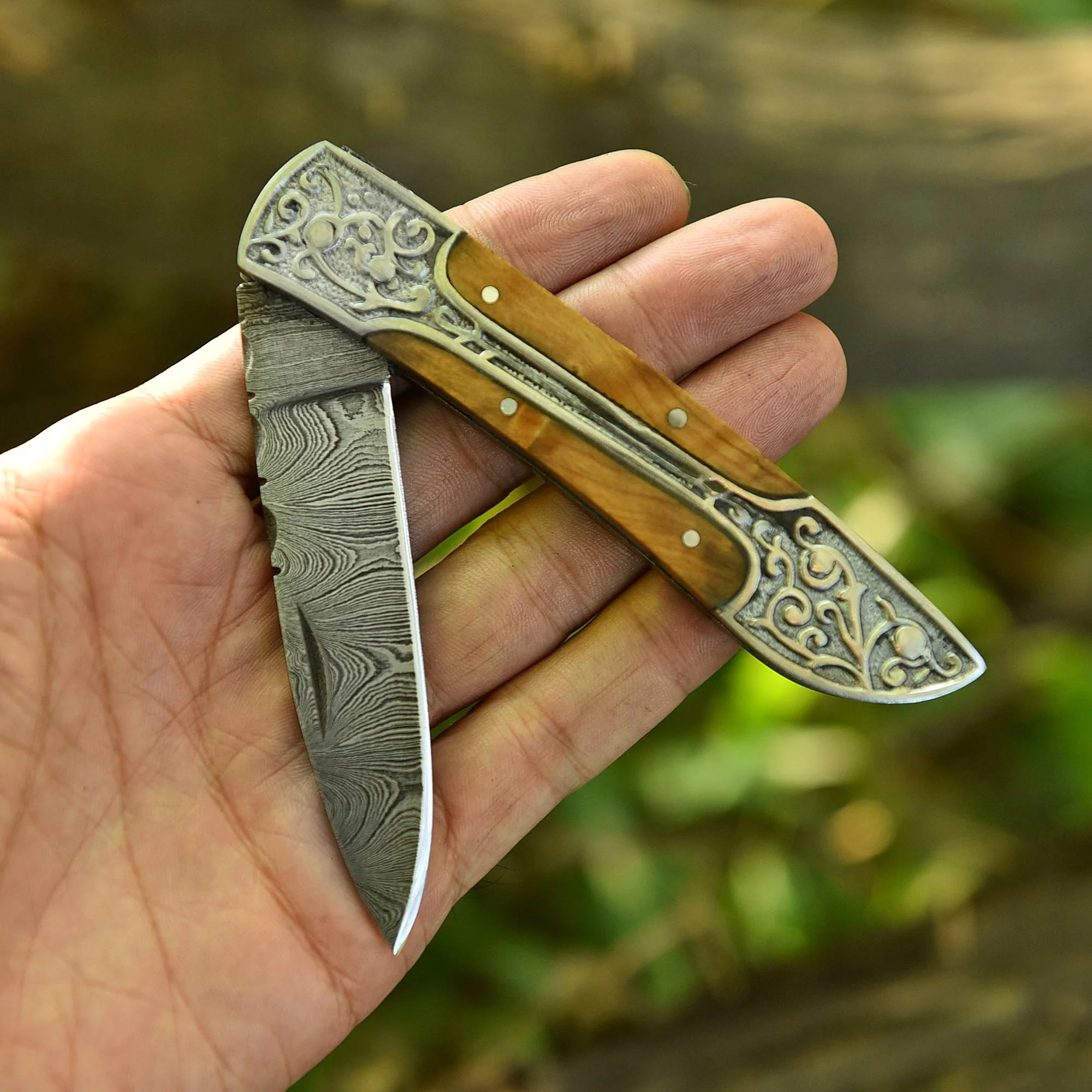 Handmade Damascus Steel Folding Blade Pocket Knife Wood Steel Bolster Handle - Image 3