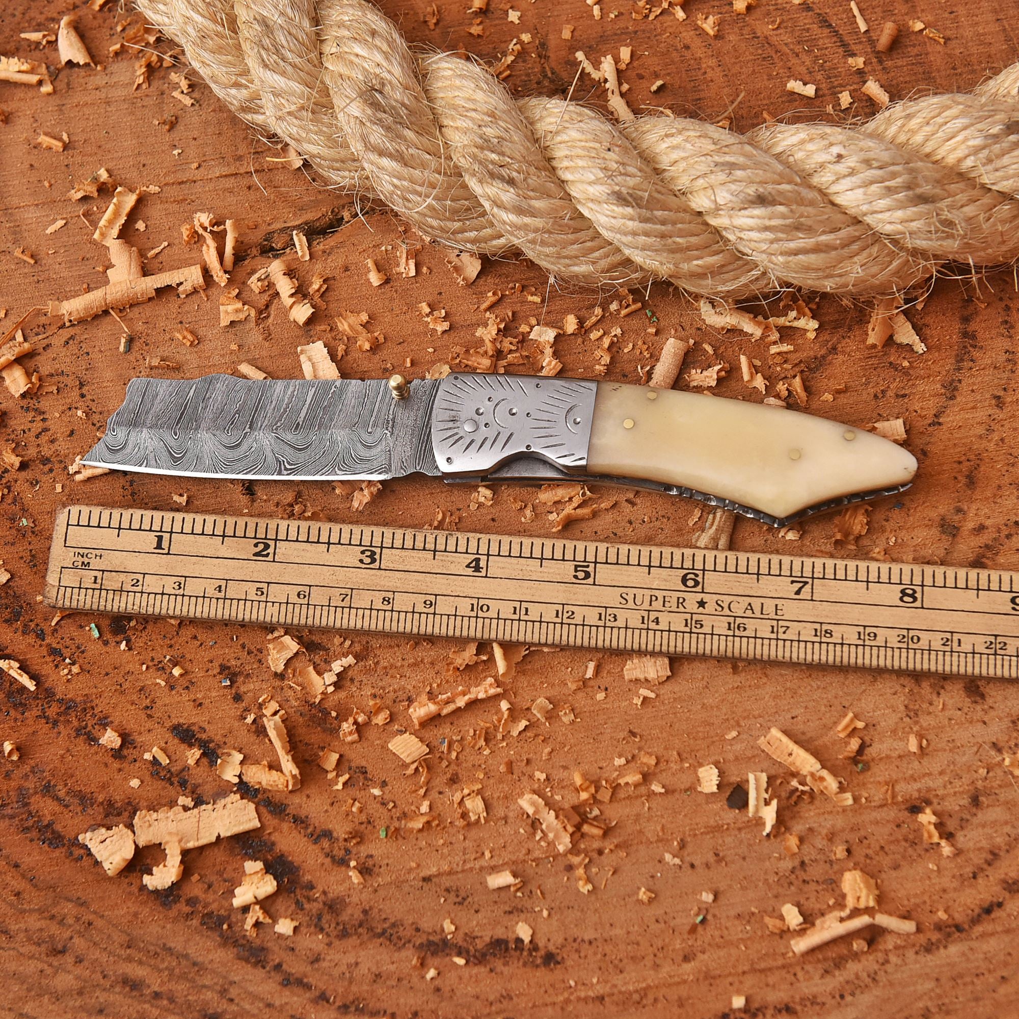 Handmade Damascus Steel Hunting Folding Blade Pocket Knife With Sheath - Image 5