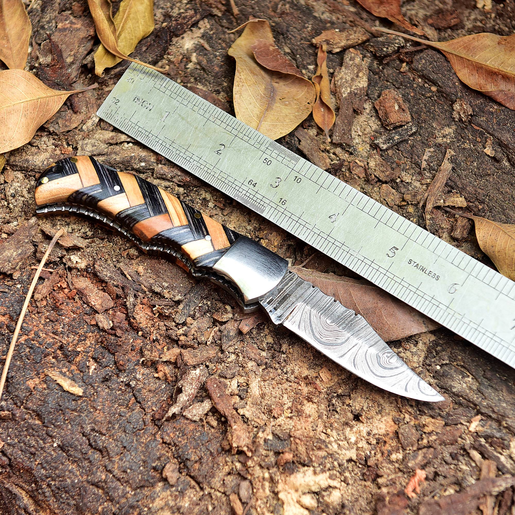 Handmade Damascus Steel Hunting Folding Knife Wood Steel Bolster Handle - Image 4