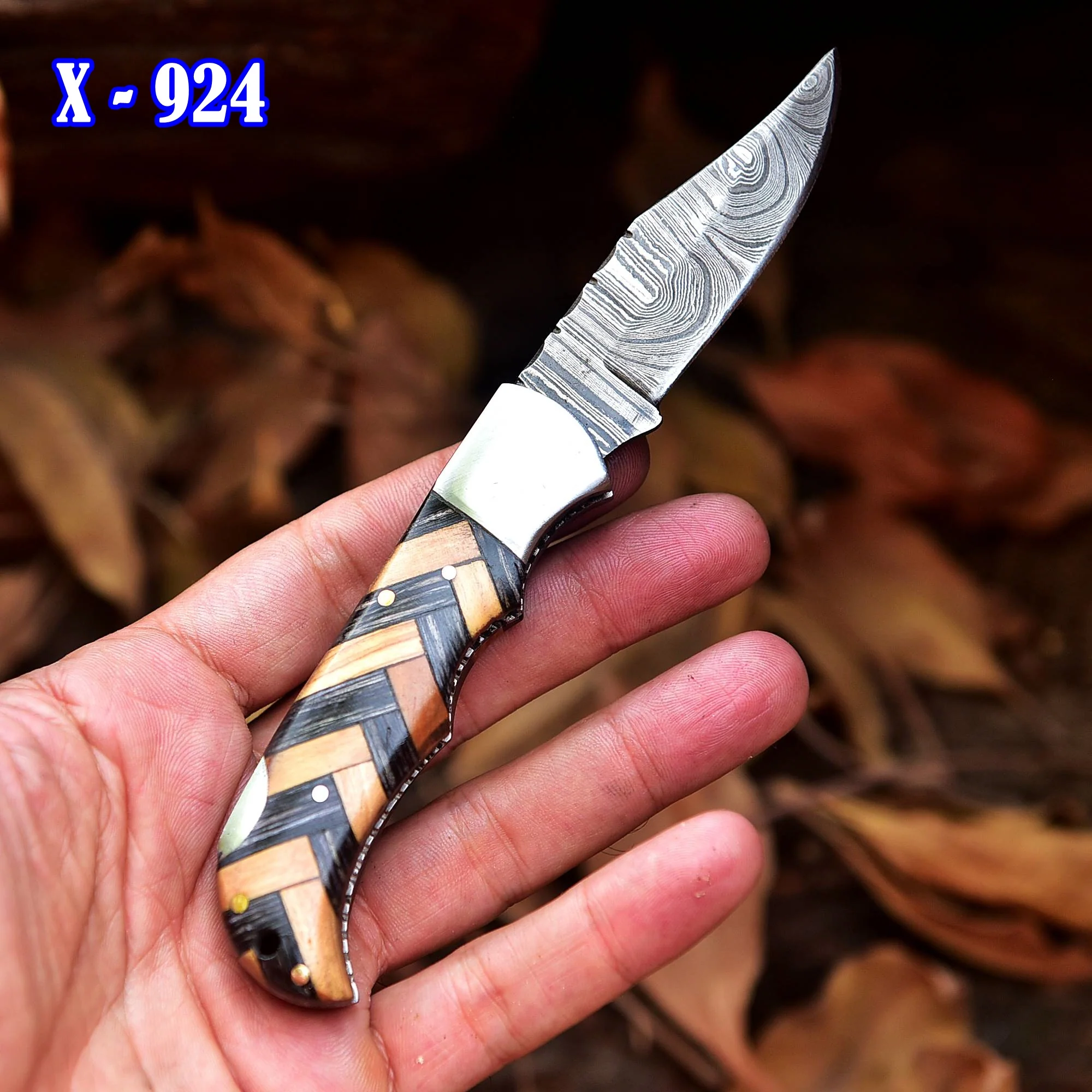 Handmade Damascus Steel Hunting Folding Knife Wood Steel Bolster Handle - Image 5