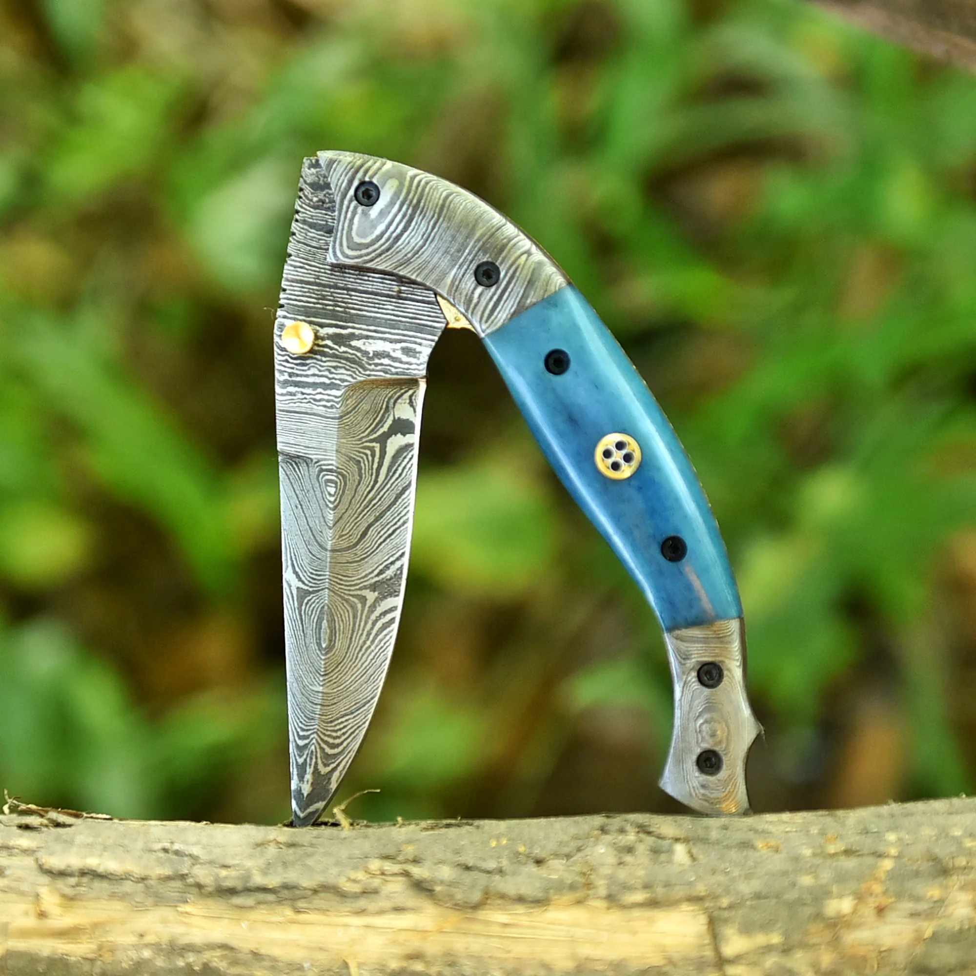 Handmade Damascus Steel Hunting Pocket Knife Camping Folding Blade With Camel Bone Handle - Image 4