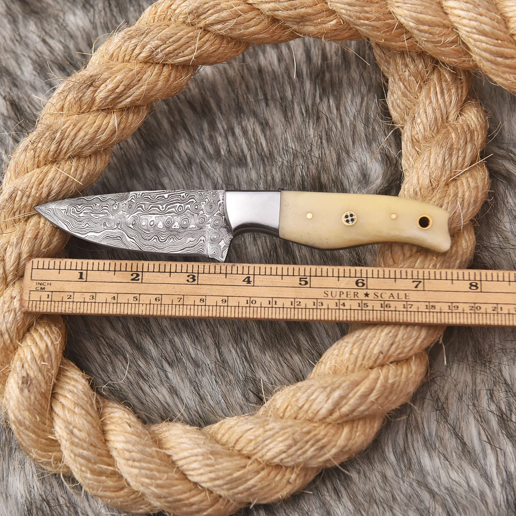 Handmade Damascus Steel Outdoor Tactical Skinner Knife Camel Bone Handle - Image 4