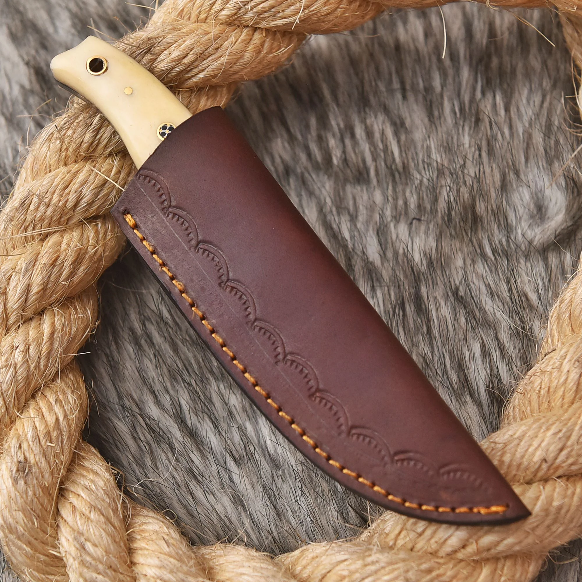 Handmade Damascus Steel Outdoor Tactical Skinner Knife Camel Bone Handle - Image 5
