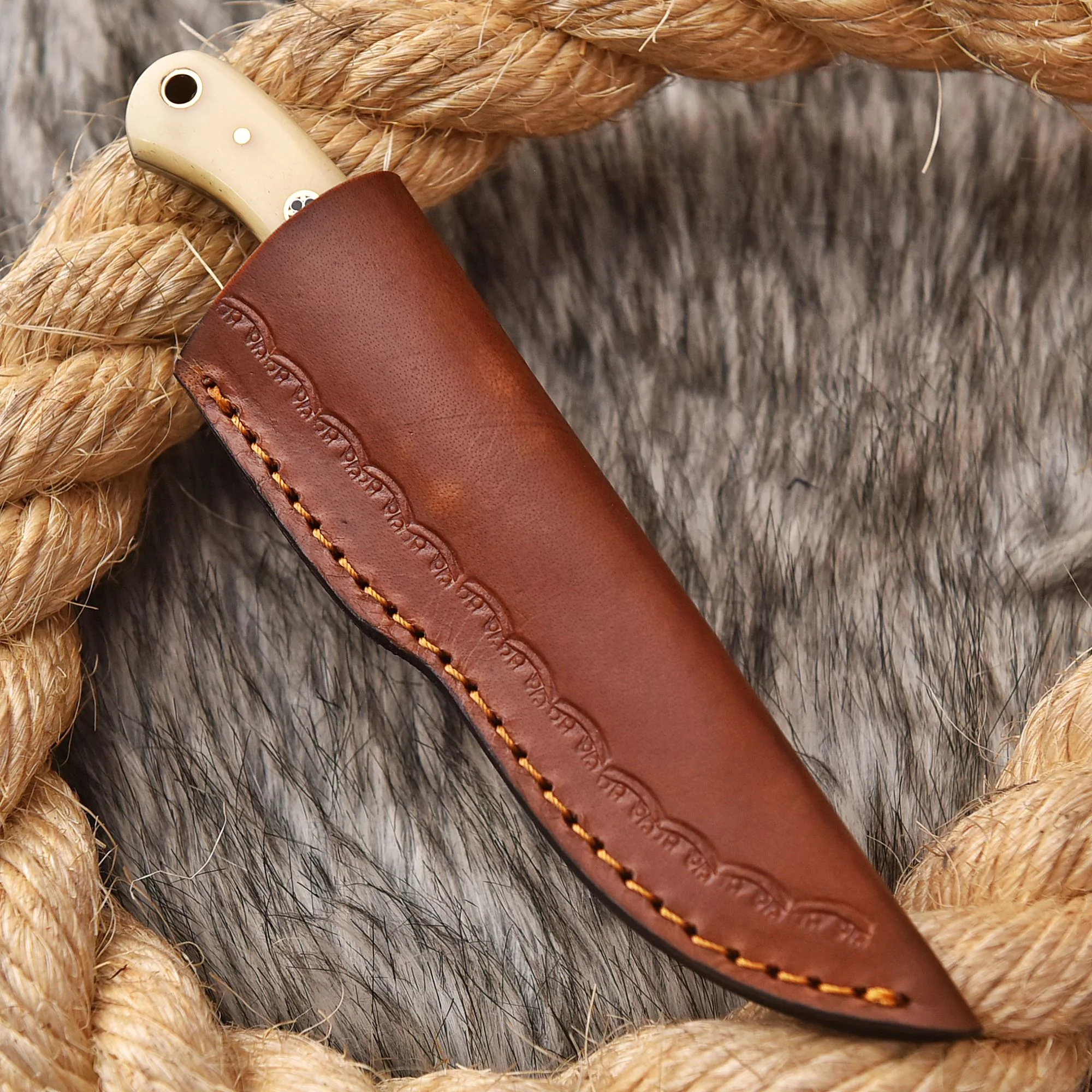 Handmade Damascus Steel Skinner Knife Camel Bone Resin Handle Full Tang - Image 5