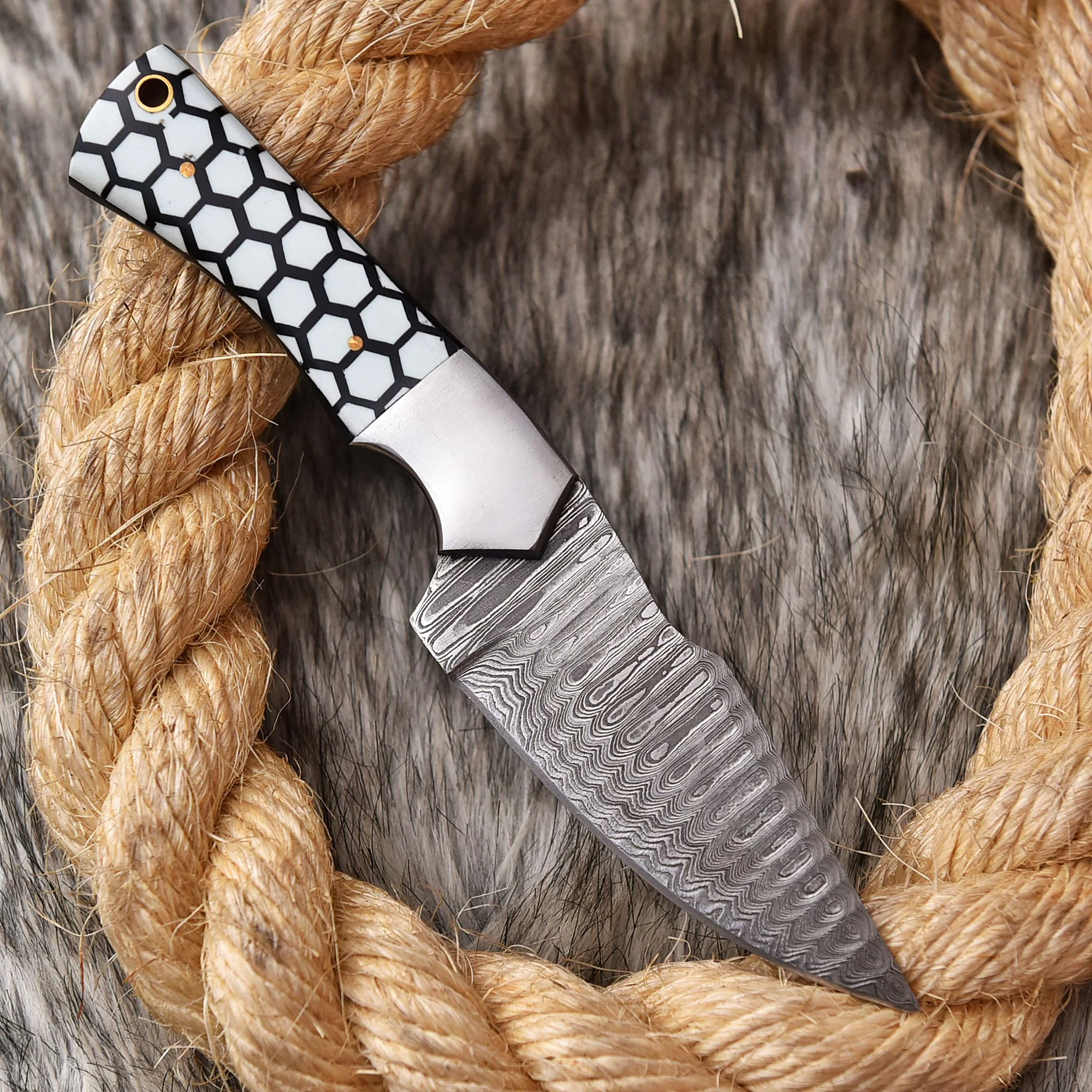 Handmade Damascus Steel Skinner Knife Resin Steel Bolster Handle Full Tang - Image 3
