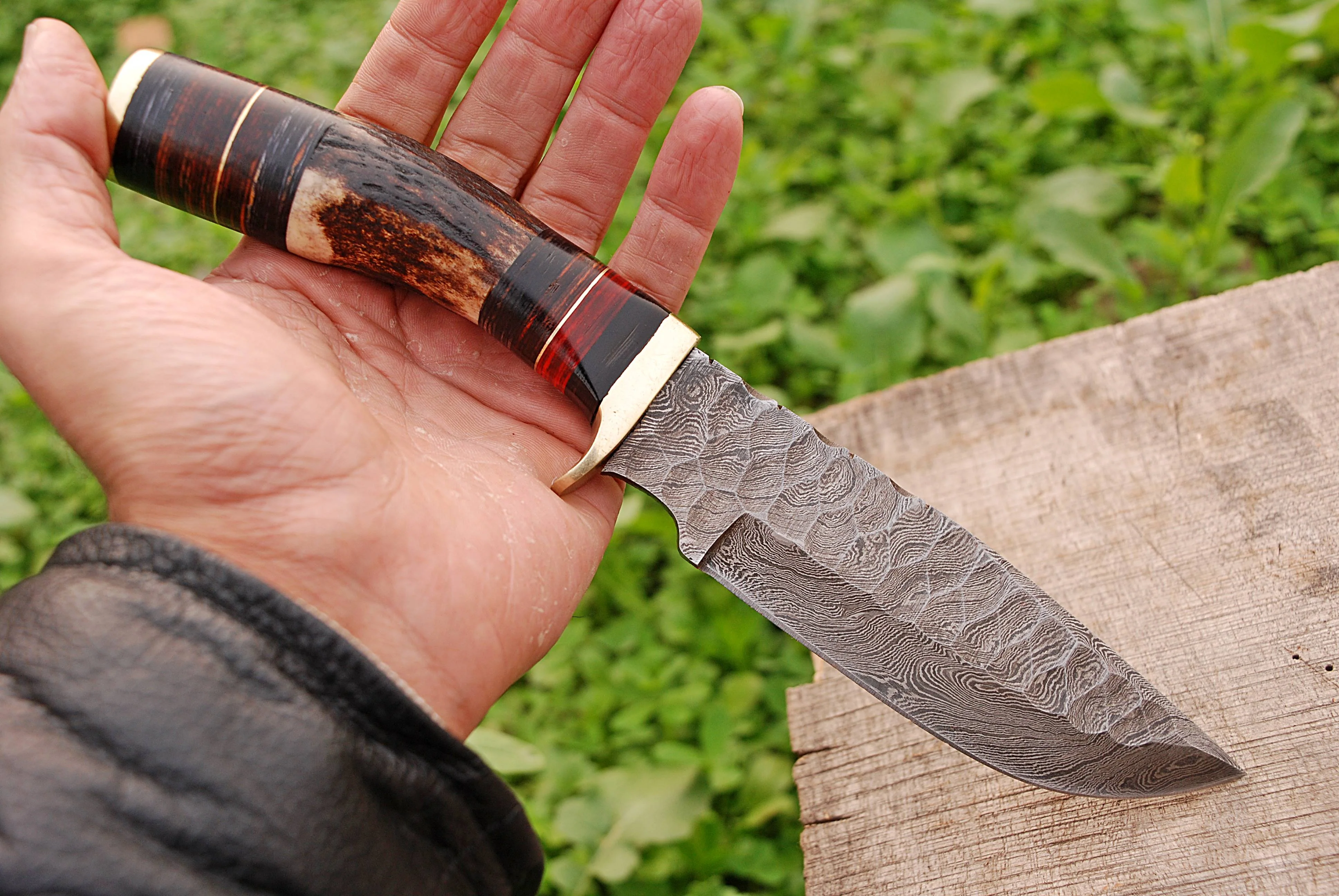Handmade Forged Damascus Steel Kitchen Utility Knife Outdoor Camping with Deer Stag Antler Handle and Leather Sheath - Image 3