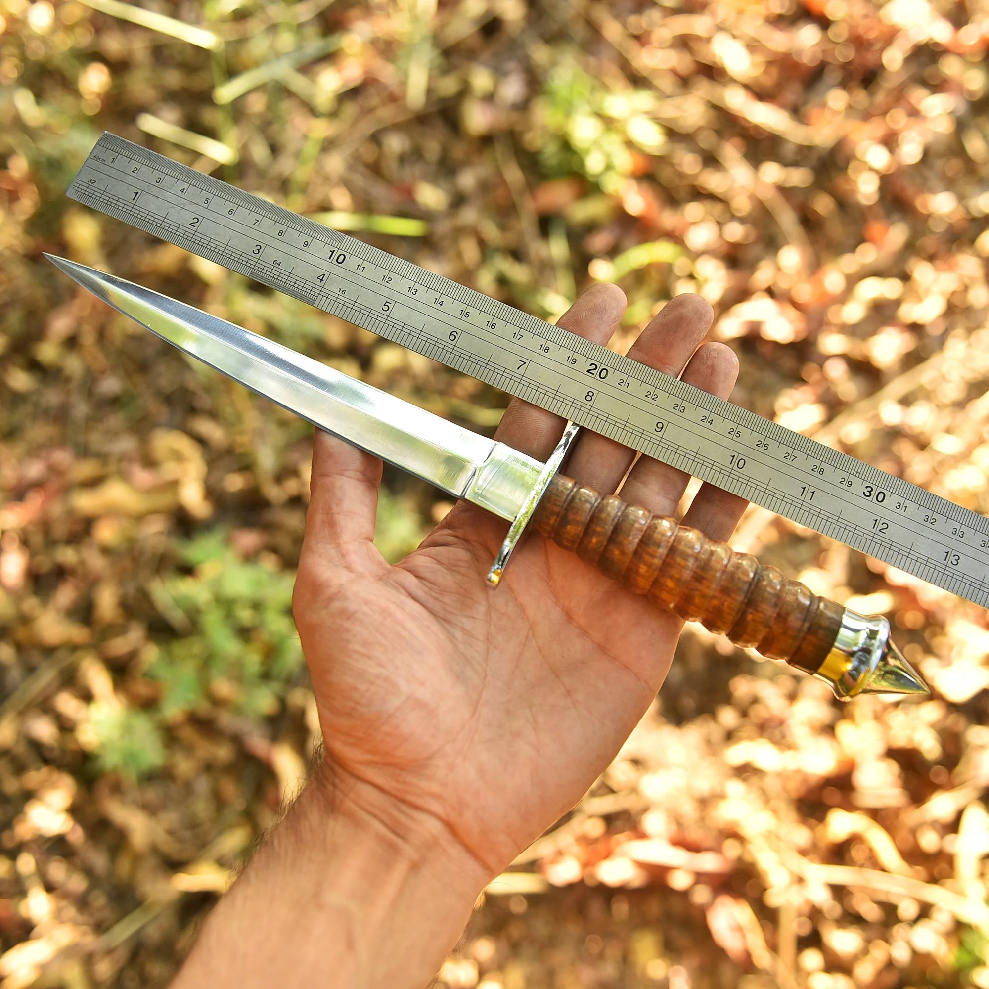 High Performance Double Edge Carbon Steel High Polish Dagger Wood Handle - Image 4