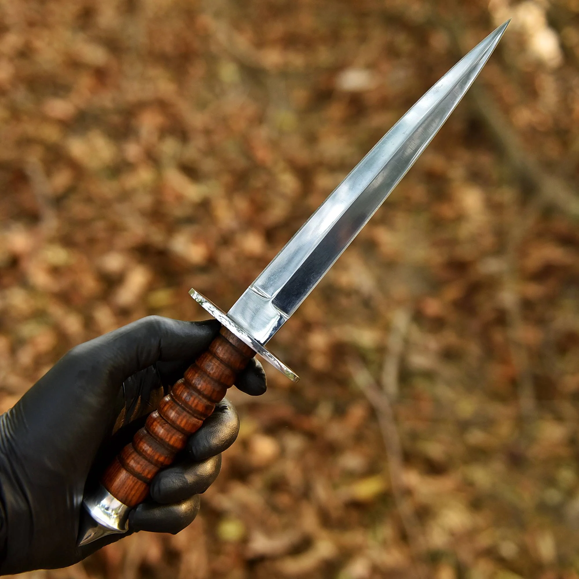 High Performance Double Edge Carbon Steel High Polish Dagger Wood Handle - Image 8