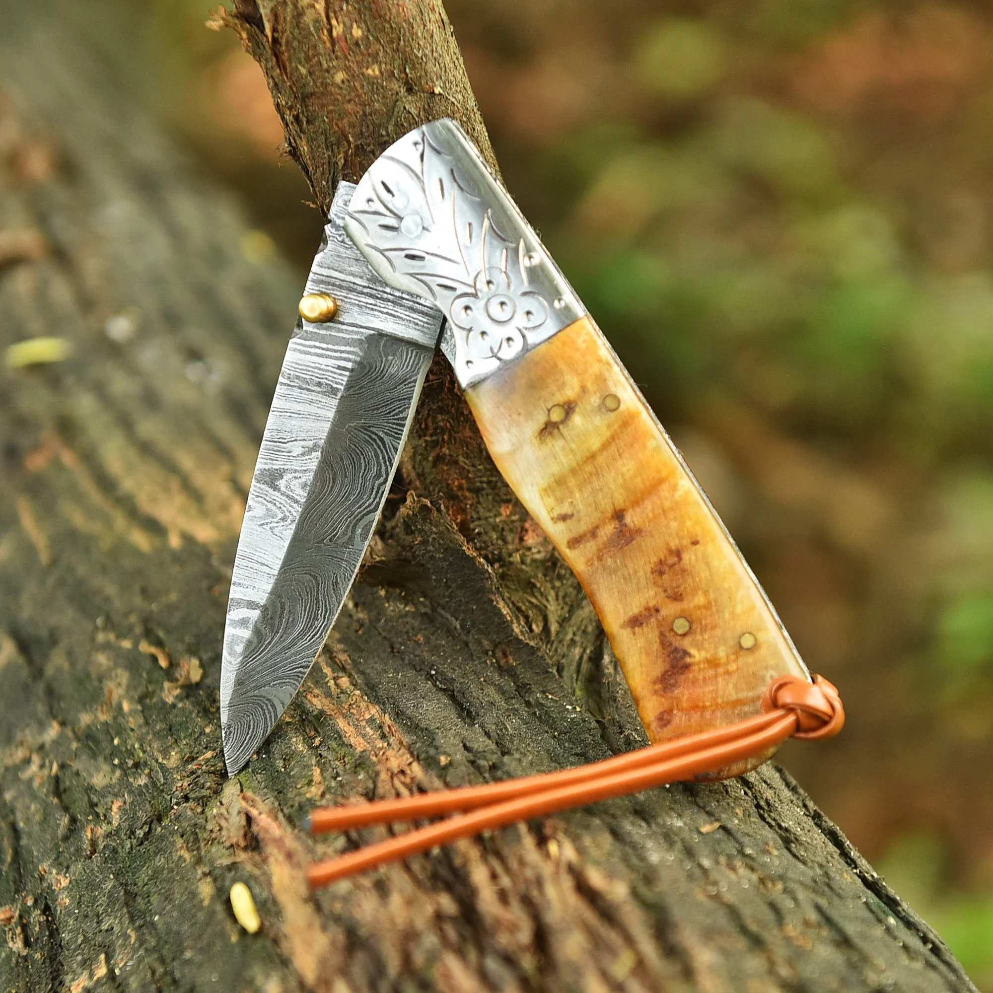 Luxury Handmade Folding Pocket Knife Damascus Blade Ram Horn Handle - Image 5