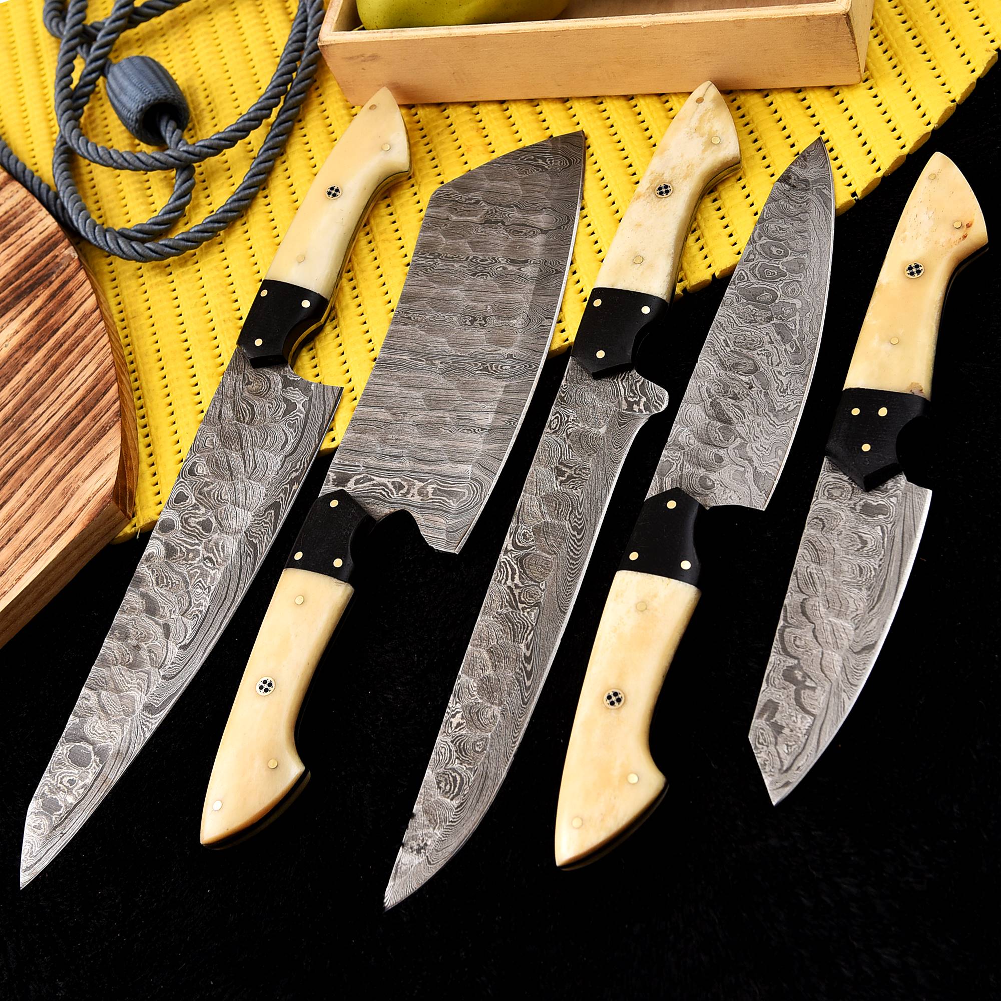 Masterfully Crafted Damascus Steel Chef's Knife Superior Quality for Professional Kitchen Knives X-221 - Image 4