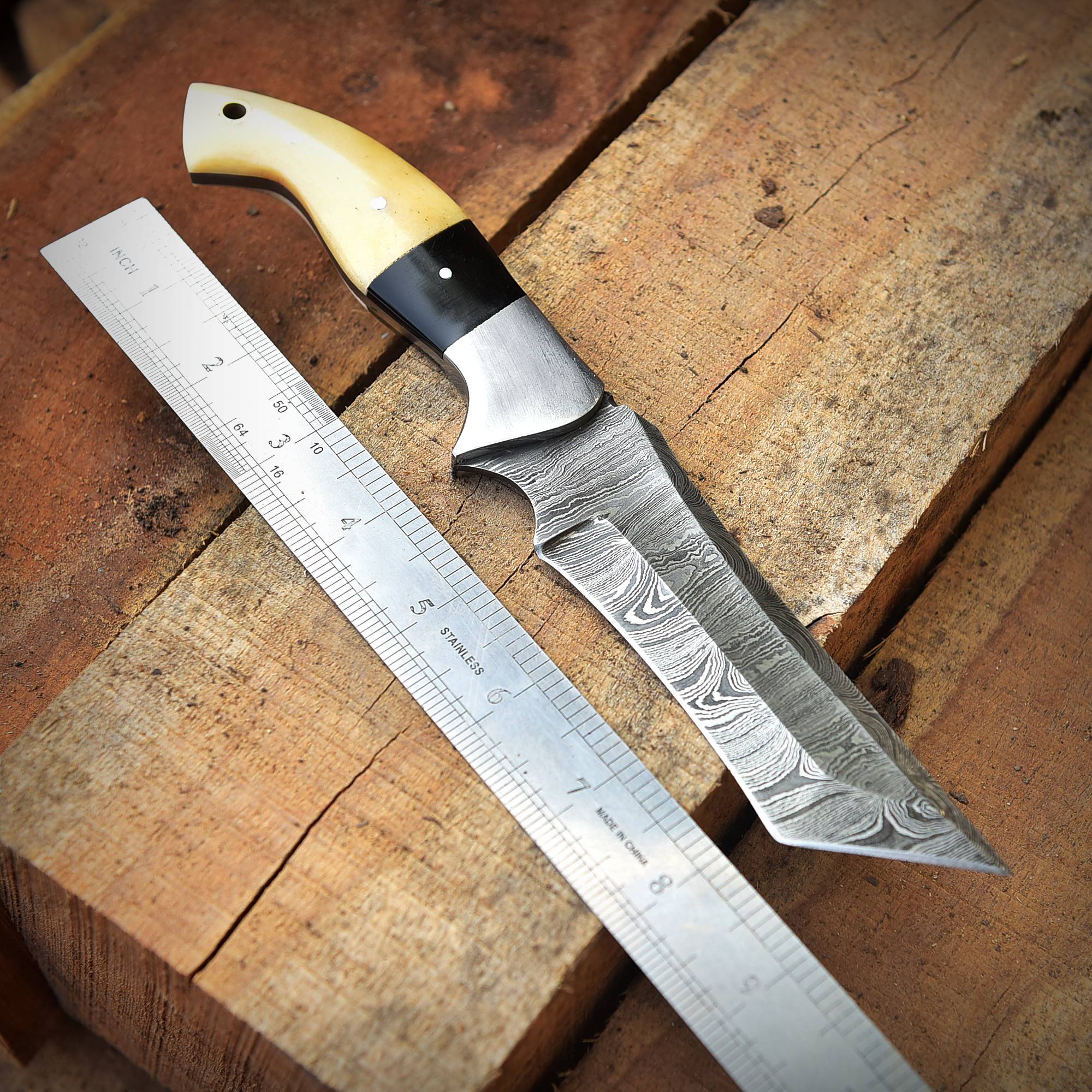 Outdoor Hunting Handmade Damascus Steel Blade Skinning Knife With Sheath - Image 2
