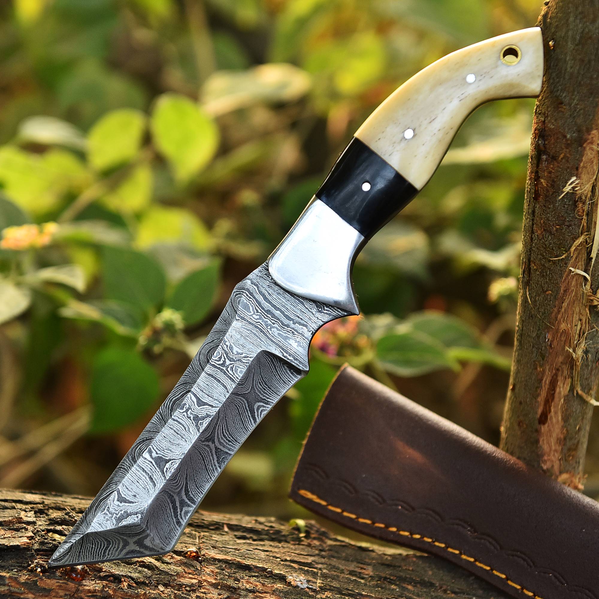 Outdoor Hunting Handmade Damascus Steel Blade Skinning Knife With Sheath - Image 5
