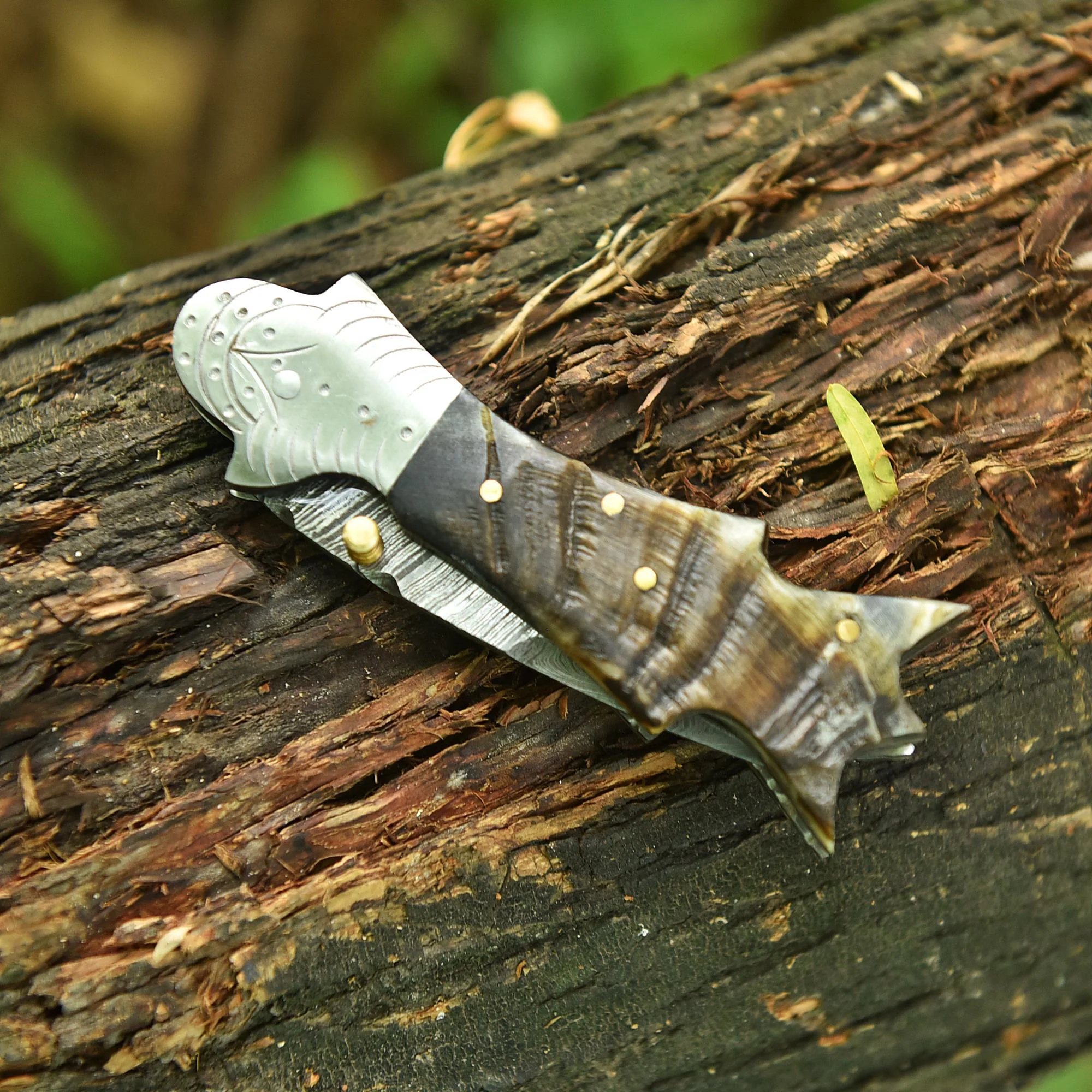 Premium Handmade Damascus Folding Blade Pocket Knife Ram Horn Handle - Image 6