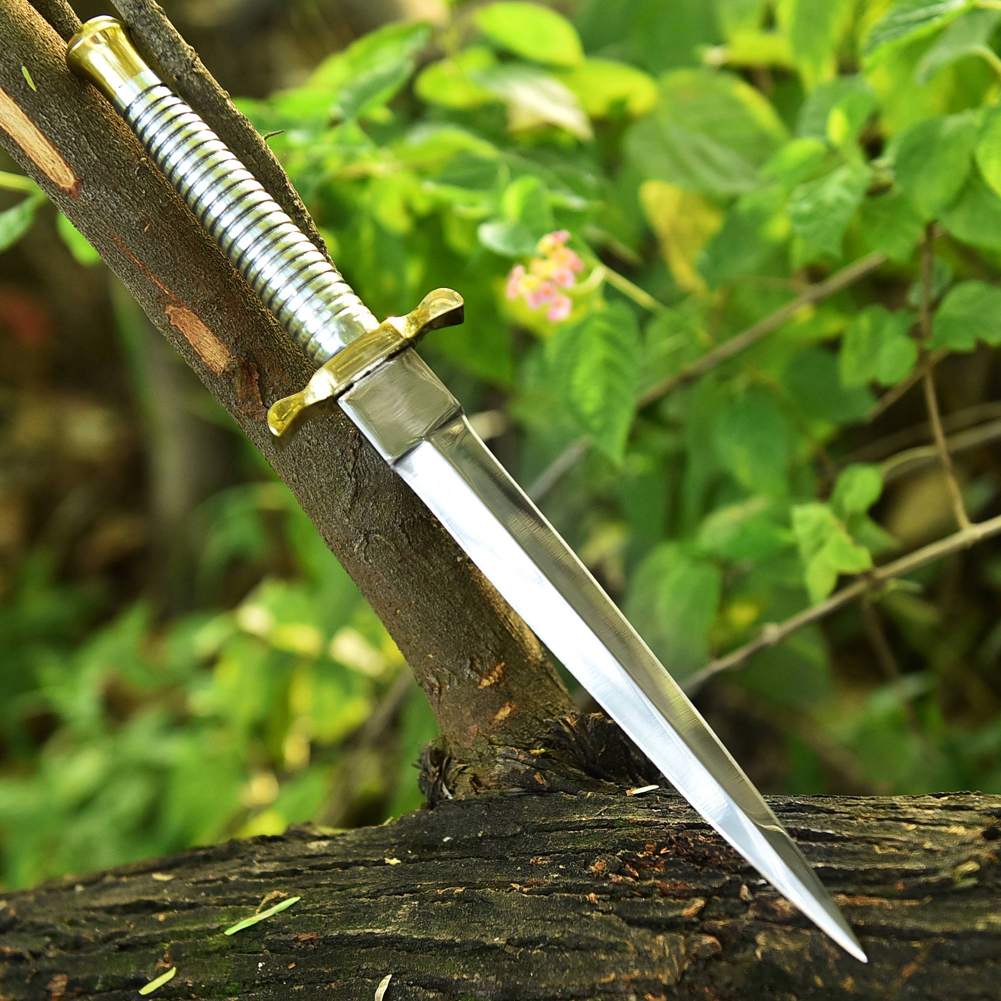 V42 Double-Edged Dagger US Special Forces WWII Fixed Knife - Brass Guard